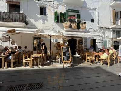 Chic Bar Fusion Food Ibiza