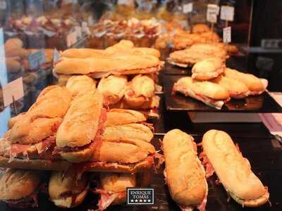 Enrique Tomas Vilanova I La Geltru