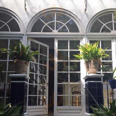 Hotel Medium Romantic