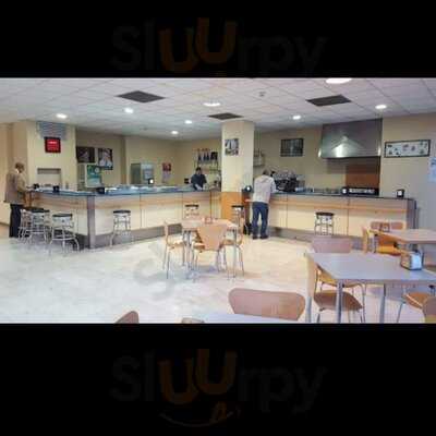 Cafetería De Usos Múltiples
