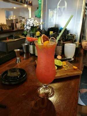 Ros Coffee Bar & Snacks