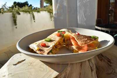 Ros Coffee Bar & Snacks