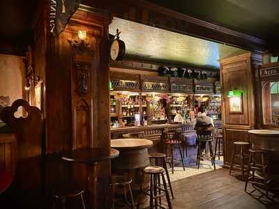 Alioth Irish Pub