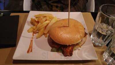 Golden Burger Gourmet