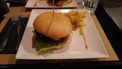 Golden Burger Gourmet