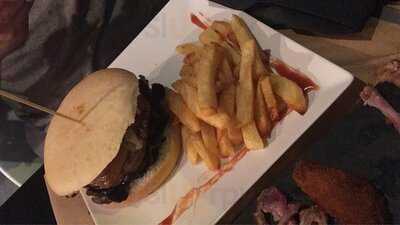 Golden Burger Gourmet