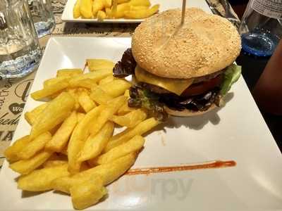 Golden Burger Gourmet