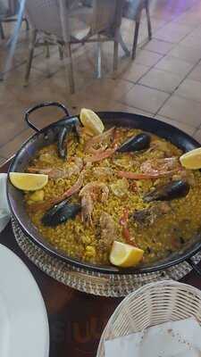 La Perla Bar Restaurant