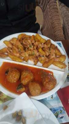 La Perla Bar Restaurant