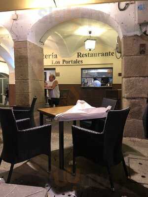 Los Portales