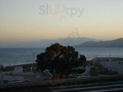 The Fishbowl Bar & Grill