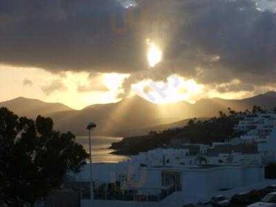 The Fishbowl Bar & Grill