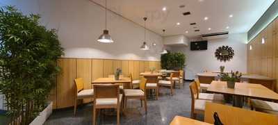 El 24 Restaurante-cafetería