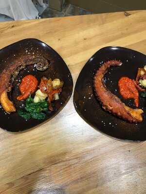 Tapería Esencia Café