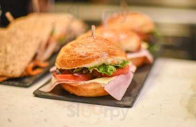 La Guinda "deli & Coffee"