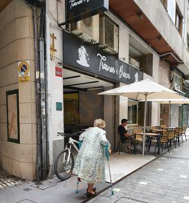 Trasnos E Bruxas Tapería