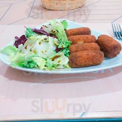 Trasnos E Bruxas Tapería