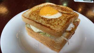 Entre Tapes Oliveras