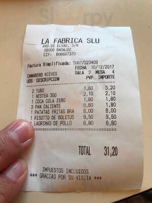 Cerveceria La Fábrica - Photo 8