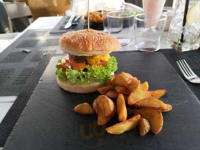 Roca Negra Sunset Club