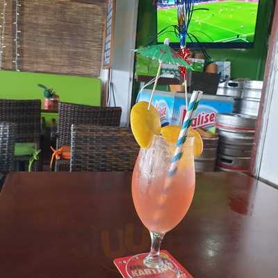 Paddys Paradise Beach Bar & Grill