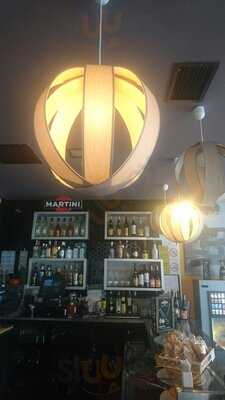 Tapería-cafetería Caldas