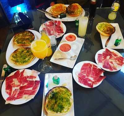 El Paseo Bar Restaurante