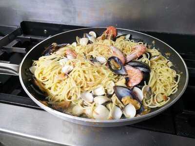 Live Music By Casa Mafia