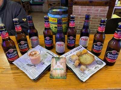 Cafe Bar Maverick - Photo 7