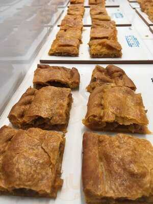 Trisca Empanadas Gourmet