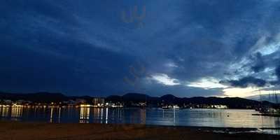 Pizza Hut - Kentucky Fried Chicken