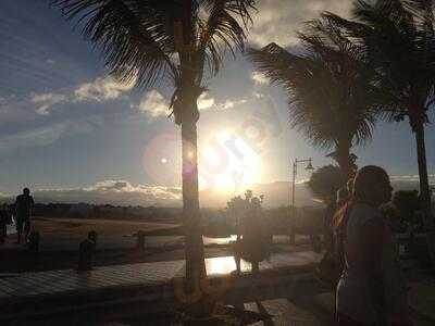 Waikiki Grill And Cocktail Bar