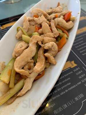 Café, Bar & Lounge Macusamba