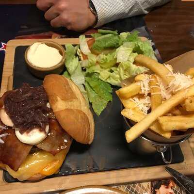 Foster's Hollywood - Photo 7