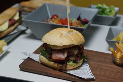 Bar Cafetería Tutikedu