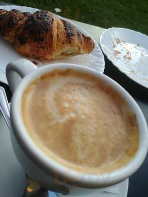 Vivari Coffee And Bakery