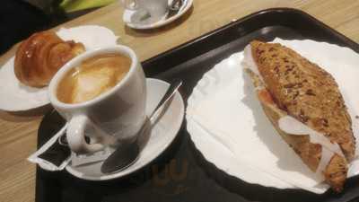 Vivari Coffee And Bakery