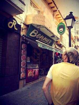 Benny's Bar