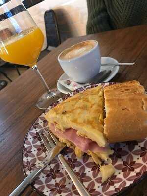 Murmullo Café & Copas - Photo 8