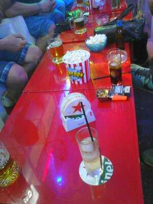 Cheyennes Lounge Bar