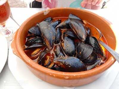 Emiliano Bar Restaurante Gondolas