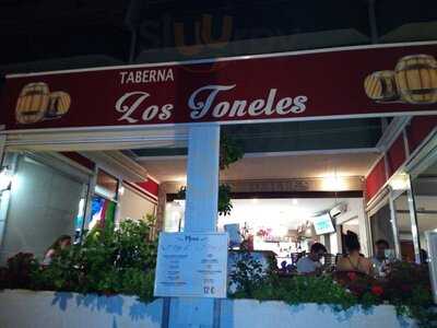 Los Toneles
