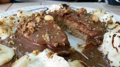 Güatihhnay, Crepería Bar