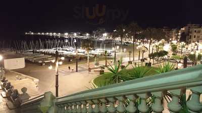 Olivia Wine&cocktail