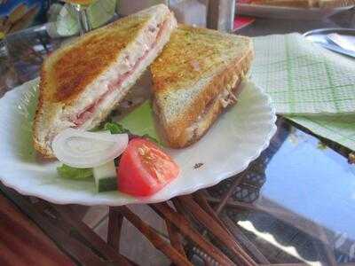 The Starbar - Photo 8