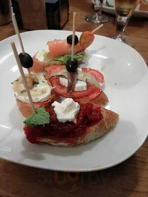 Txakoli Euskal Taberna