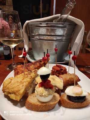 Txakoli Euskal Taberna