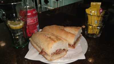 Panadería Cafetería Montirón