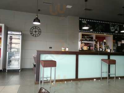 Panadería Cafetería Montirón