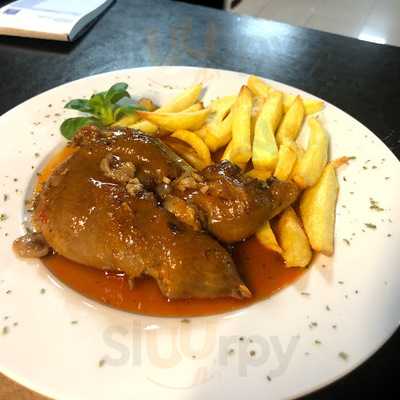 Casa Monti Pizzería & Restaurant